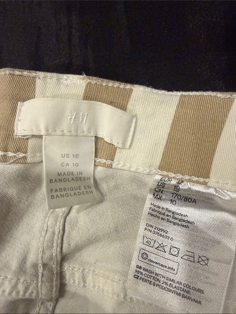 H&M Beige & White Vertical Stripe Jean Shorts - Picture 2 of 3